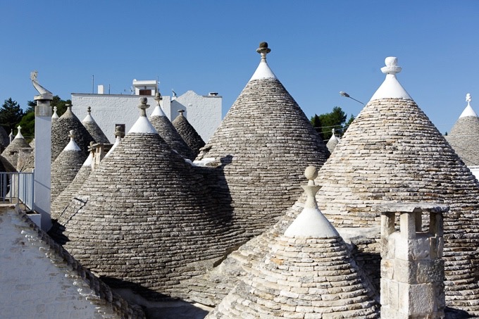 Alberobello_Italy_2015-12