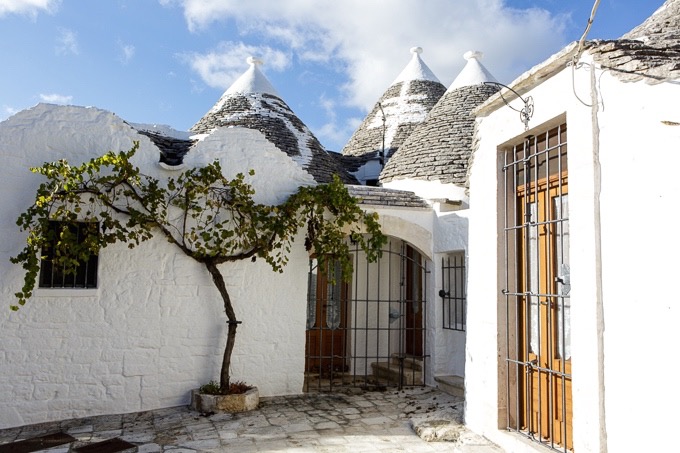 Alberobello_Italy_2015-51